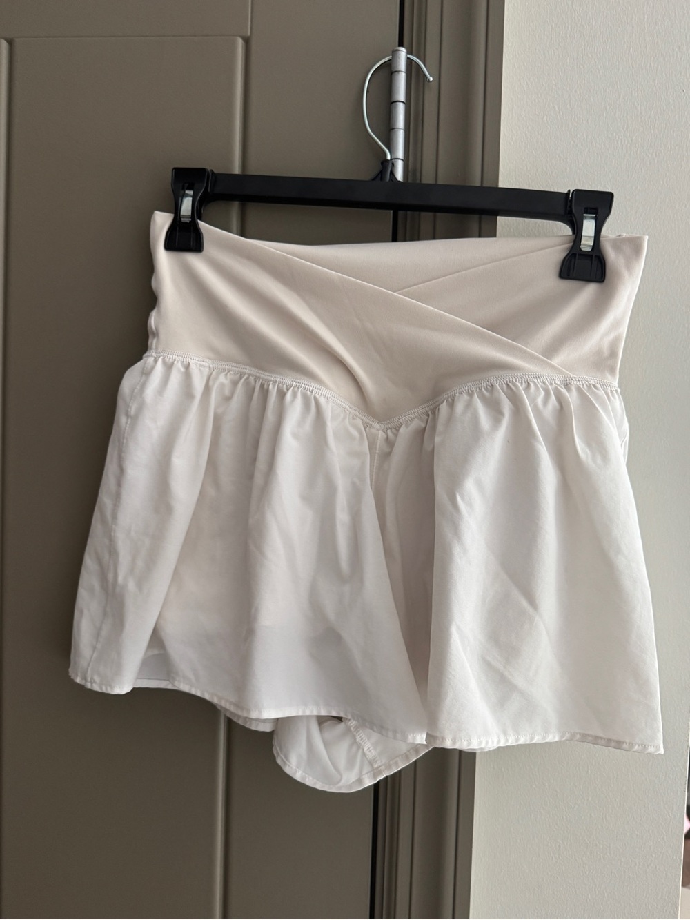 Women's Cream Sculpting Skort - Stretch Waistband